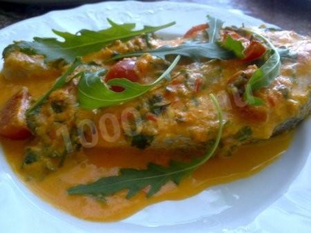 Salmon with vegetables in tomato and honey sauce