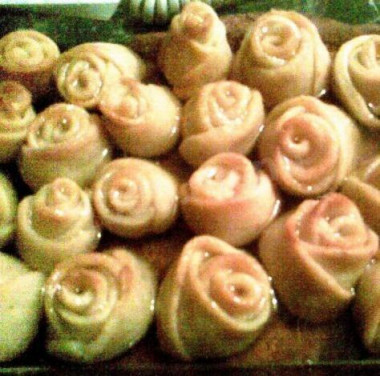 Rosette rolls made of dough with sugar