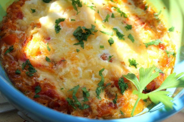 Gratin of zucchini with eggs in Basque