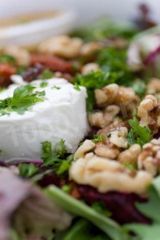Salad with baked feta and walnuts
