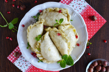 Steamed dumplings on kefir with cottage cheese