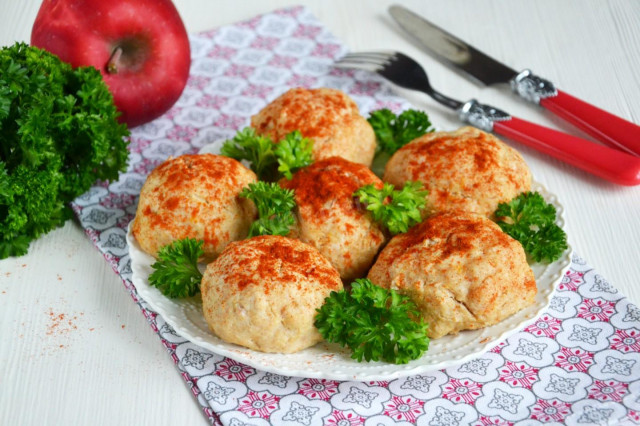 Juicy steamed chicken cutlets without a steamer