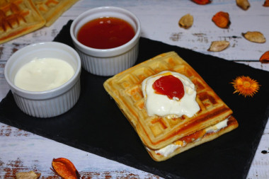 Viennese waffles with apricot jam filling