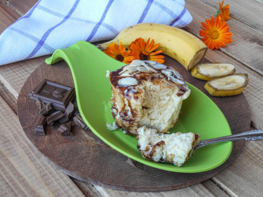 Banana cupcake in the microwave