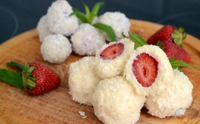 Yogurt truffles with strawberries and white chocolate