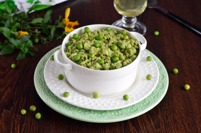 Mashed green peas