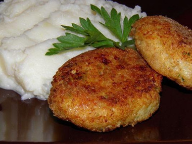 Fish cutlets in a slow cooker