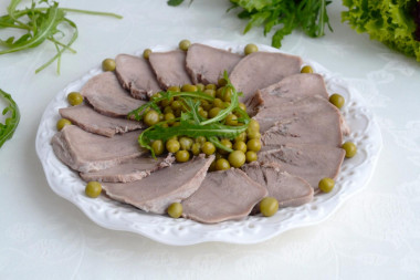 Pork tongue in a slow cooker