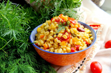 Bulgur with vegetables in a slow cooker