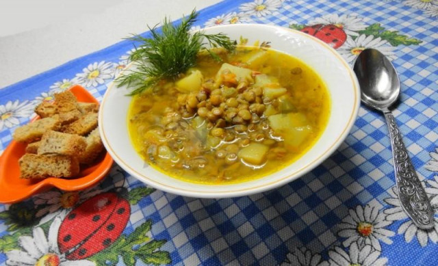 Lean soup in a slow cooker with lentils