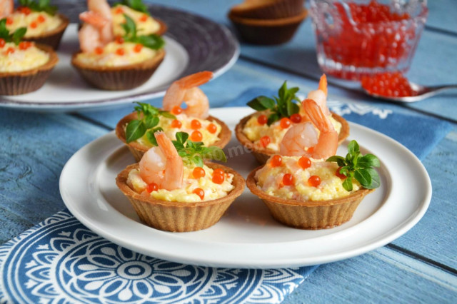 Tartlets with shrimp and cheese