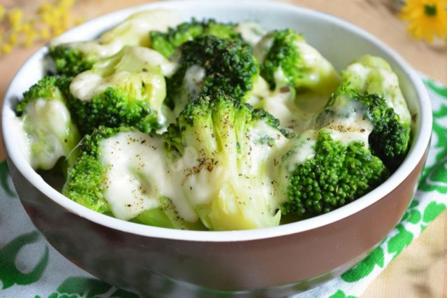 Broccoli cabbage in a slow cooker