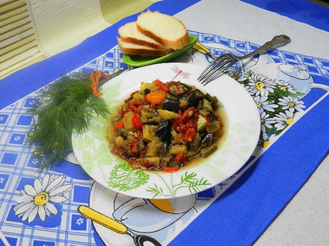 Vegetable stew with eggplant in a slow cooker