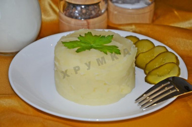 Mashed potatoes in a slow cooker