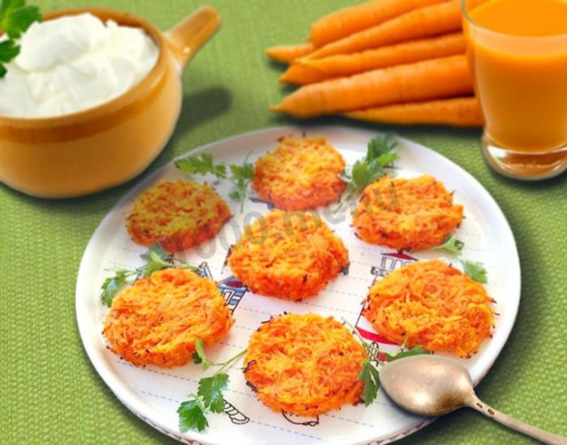 Steamed carrot cutlets in a slow cooker