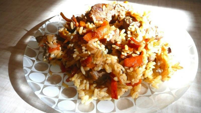 Uzbek pilaf in a slow cooker