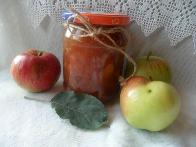 Apple jam from apples in a slow cooker