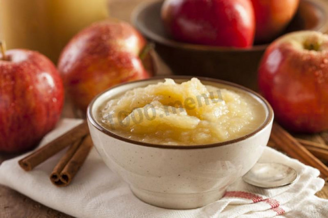 Applesauce in a slow cooker for winter