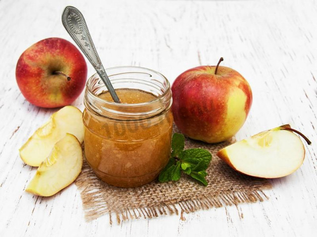Apple jam from apples in a slow cooker for winter