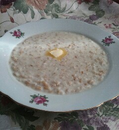 Oatmeal porridge in a slow cooker