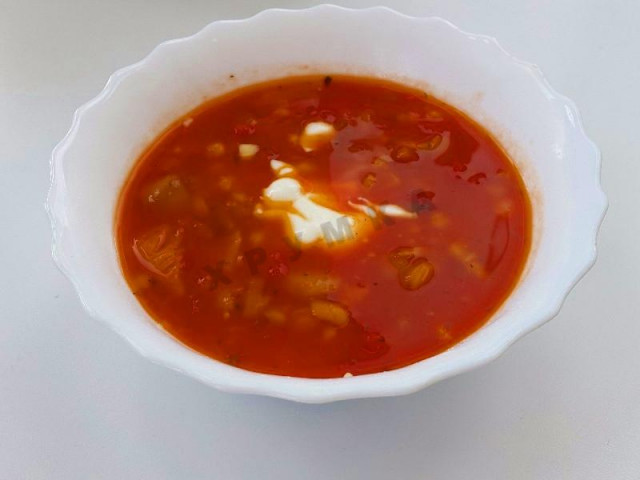 Tomato soup with oyster mushrooms for weight loss in a slow cooker