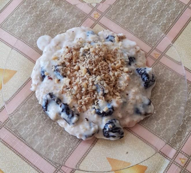 Oatmeal porridge in a slow cooker