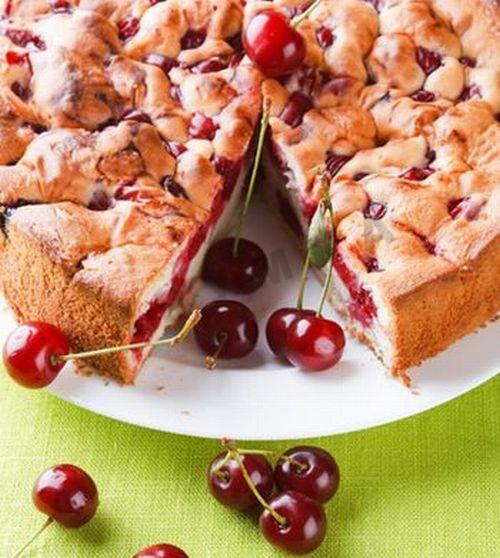 Charlotte with cherries in a slow cooker