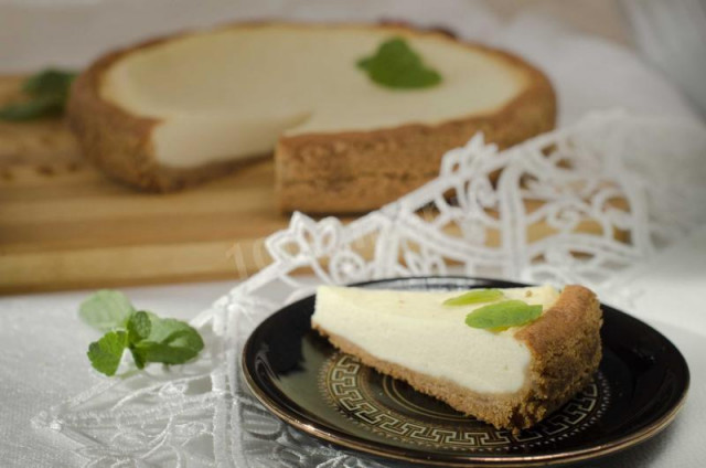 Cottage cheese cheesecake in a slow cooker