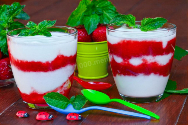 Strawberry yogurt