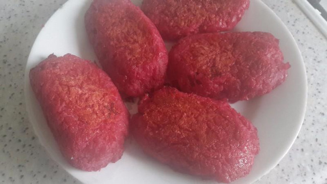 Beetroot cutlets in a slow cooker