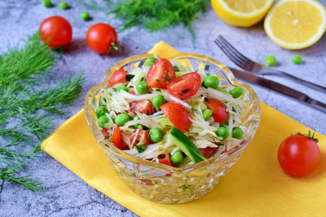 Cabbage salad with green peas