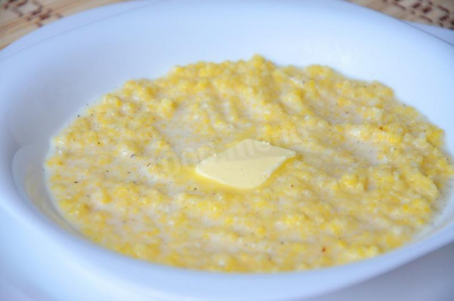 Corn porridge in steamer
