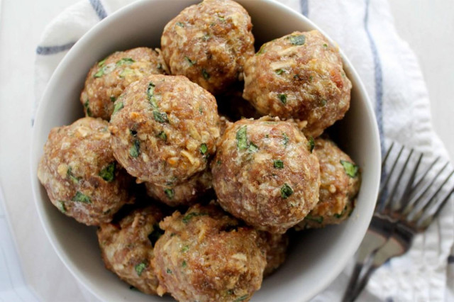 Steamed meatballs with rice