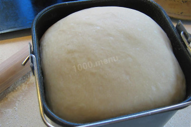 Yeast dough for pies in the bread maker
