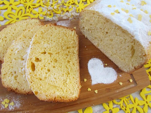 Lemon cupcake in a bread maker