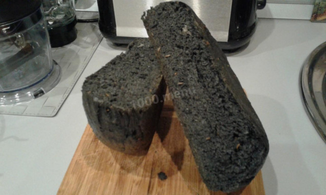 Bread with activated carbon