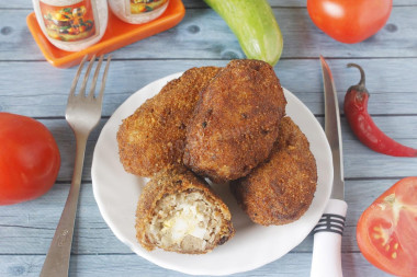 Minced pork cutlets with chopped egg inside