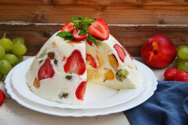 Cake without baking with gelatin sour cream and fruits