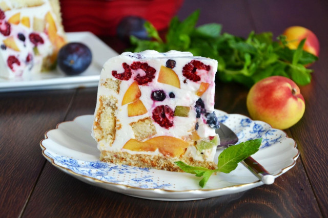Summer cake with fruits, berries and gelatin