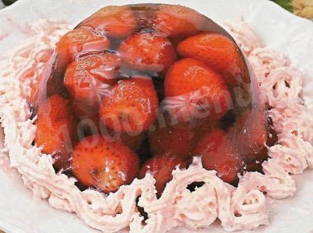 Berry jelly made from fresh strawberries with gelatin