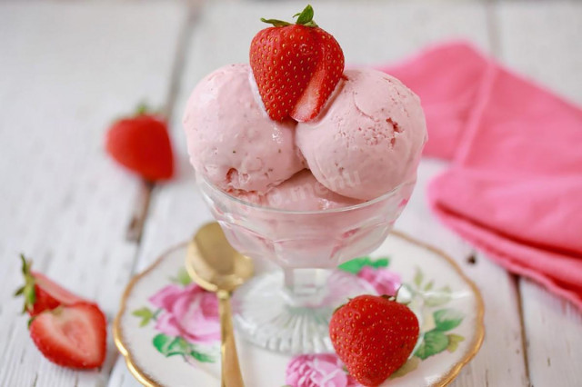 Cottage cheese ice cream at home