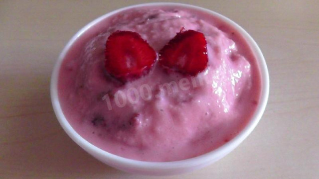 Strawberry ice cream on kefir