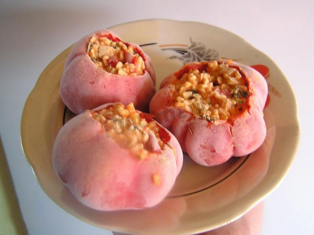 Pepper stuffed with vegetables for winter freezing