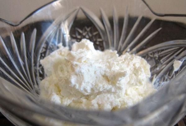 Cottage cheese from frozen kefir