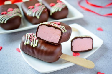 Popsicle cake on a stick at home