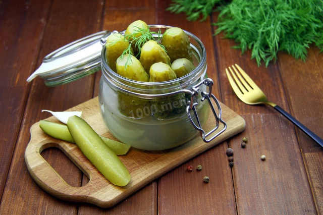 Crispy pickles for winter without vinegar