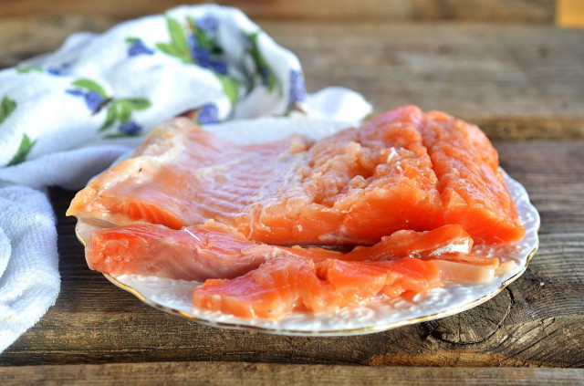 Salted salmon at home
