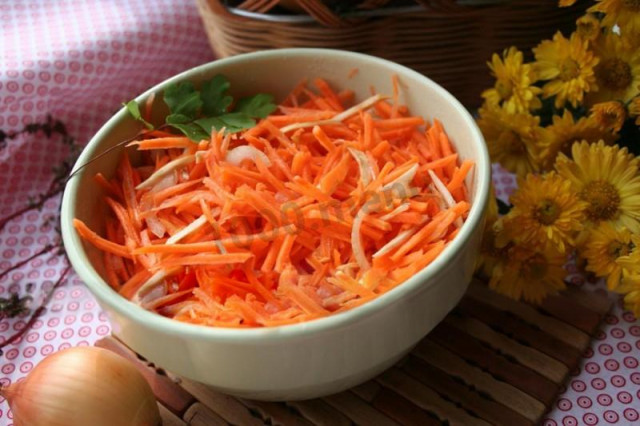 Pickled carrots with sugar and onions