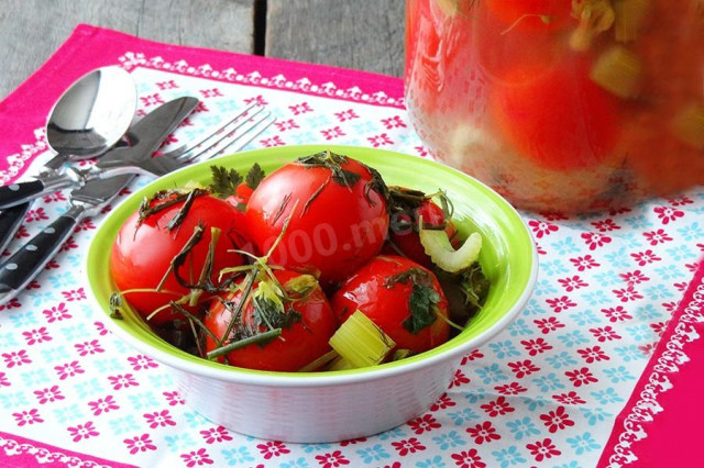 Pickled tomatoes with herbs