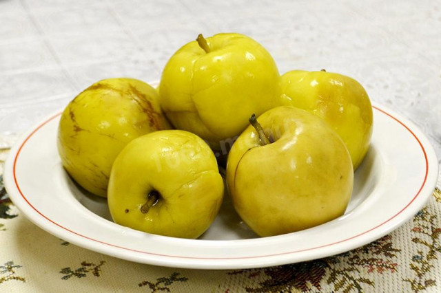 Soaked antonovka apples